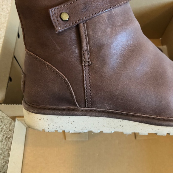 UGG Australia ANKLE BOOTS - Picture 4 of 9